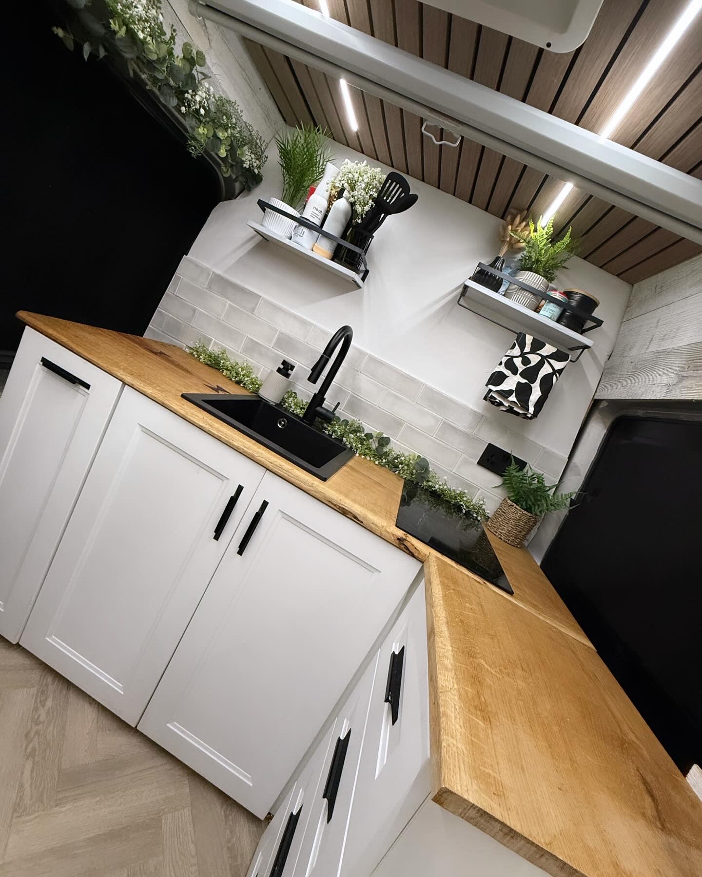 2006 automatic Mercedes Sprinter - Image 5